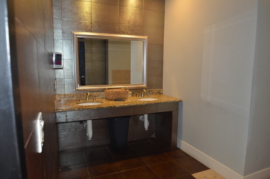 700 Durham Dr, Houston, TX à louer - Photo intérieure - Image 3 de 10