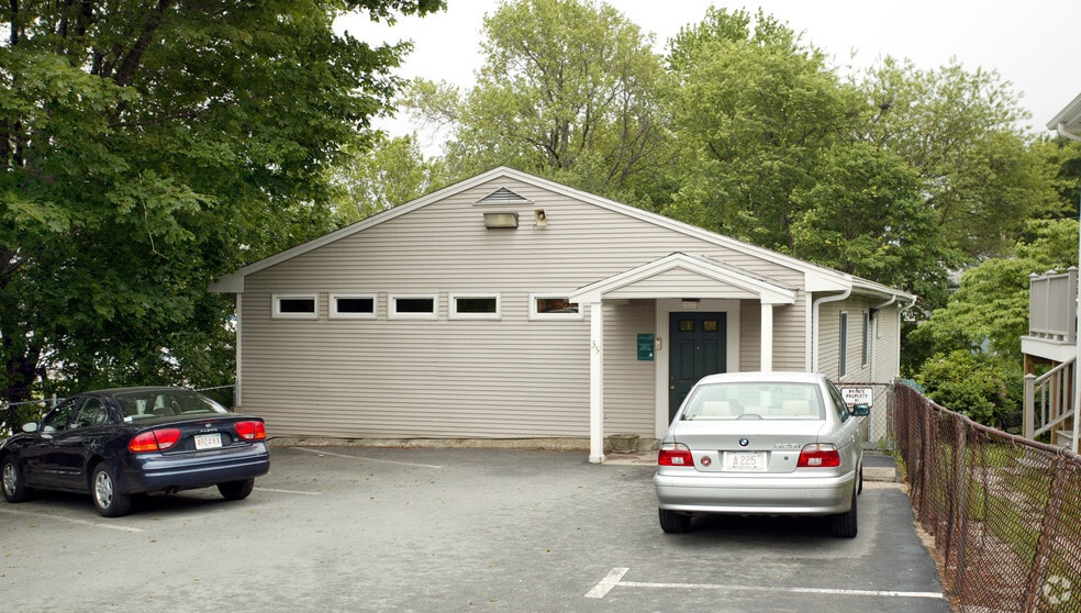 35 Hanna St, Quincy, MA for lease - Building Photo - Image 2 of 4