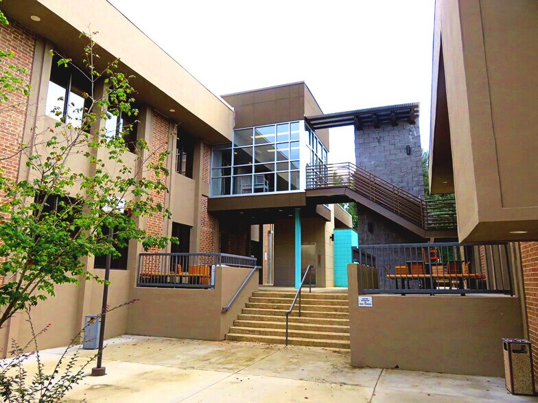 2639 N Monroe St, Tallahassee, FL à louer - Photo du bâtiment - Image 3 de 21