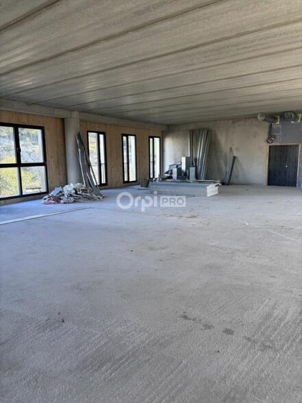 Office in Avignon for sale - Interior Photo - Image 2 of 4