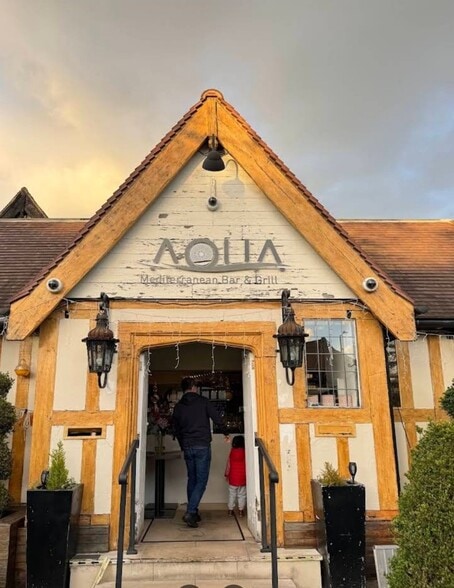 Station Sq, Orpington for lease - Building Photo - Image 3 of 4