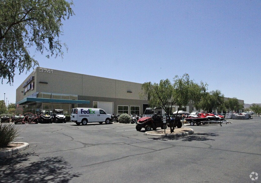 3741 N Business Center Dr, Tucson, AZ for sale - Building Photo - Image 3 of 8