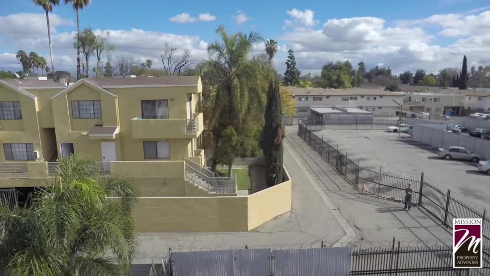 18430 Saticoy St, Reseda, CA à vendre - Vidéo sur l’inscription commerciale - Image 1 de 1