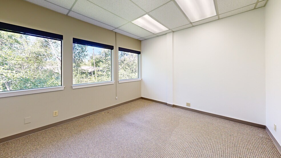 31919 1st Ave S, Federal Way, WA à louer - Numérisation 3D de Matterport - Image 3 de 10