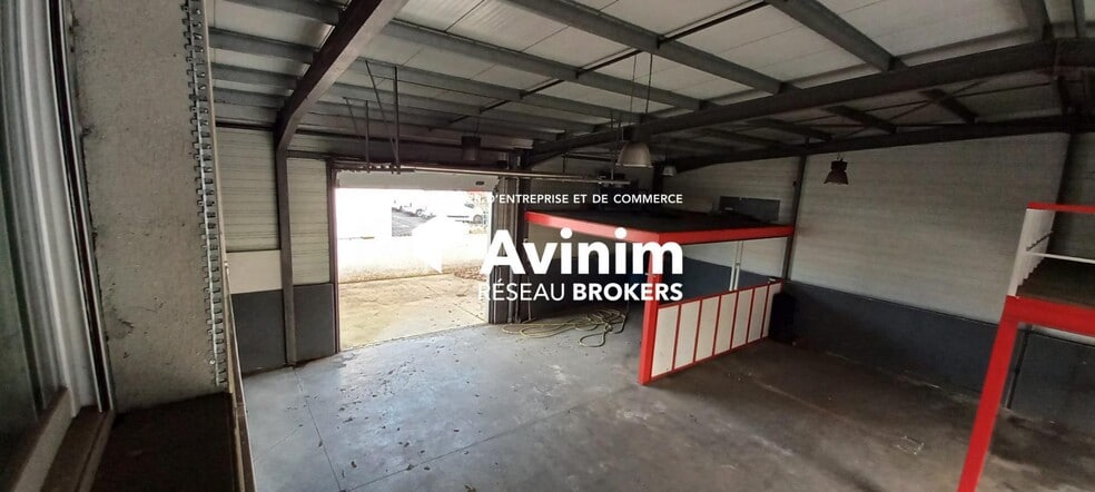 Industrial in Colomiers for lease - Interior Photo - Image 1 of 9