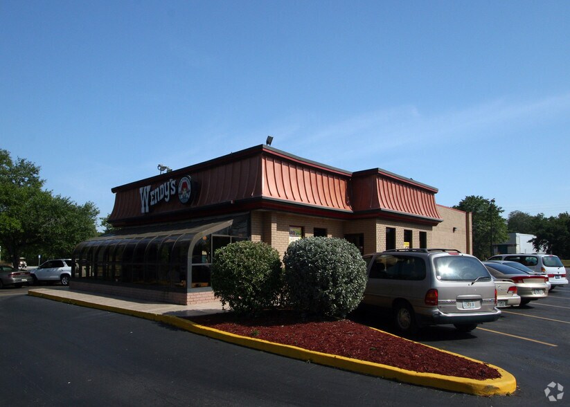 4020 Bee Ridge Rd, Sarasota, FL à vendre - Photo du bâtiment - Image 3 de 5