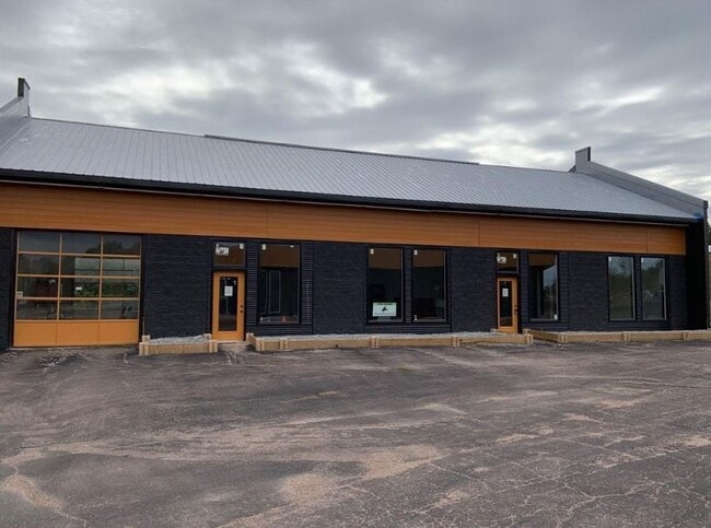 More details for 1352 Pembroke St W, Pembroke, ON - Office/Retail for Lease