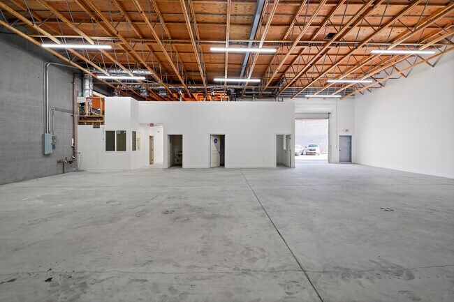 More details for 10926 Randall St, Sun Valley, CA - Industrial for Lease