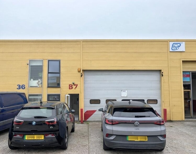 Crowhurst Rd, Brighton for lease - Building Photo - Image 1 of 13