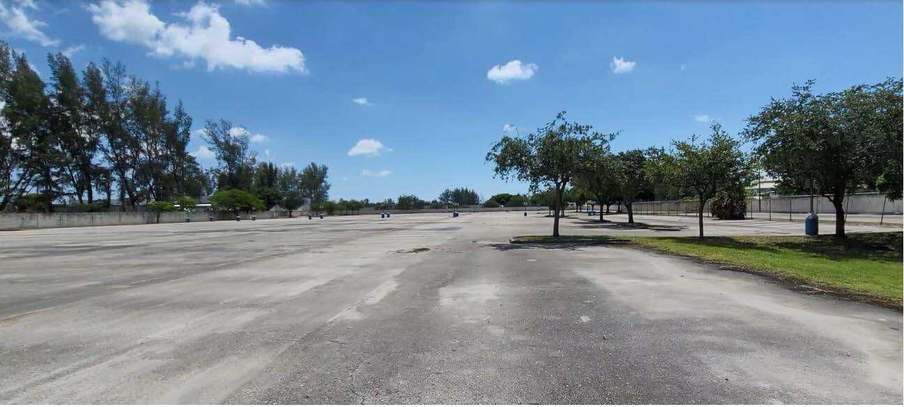 3025 NW 123rd St, Miami, FL à louer Photo du bâtiment- Image 1 de 6