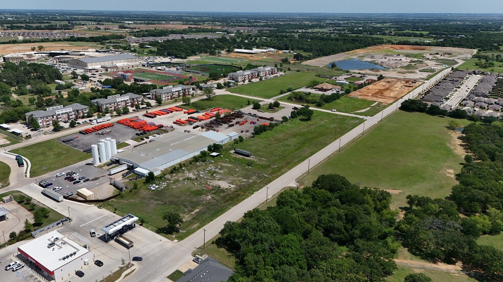 000 Highmeadow Dr, Aubrey, TX à vendre - Photo du bâtiment - Image 2 de 23