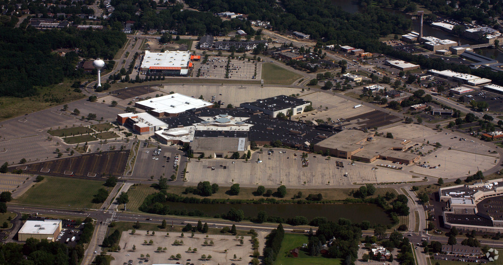 5000 Spring Hill Mall, West Dundee, IL for sale - Aerial - Image 1 of 1