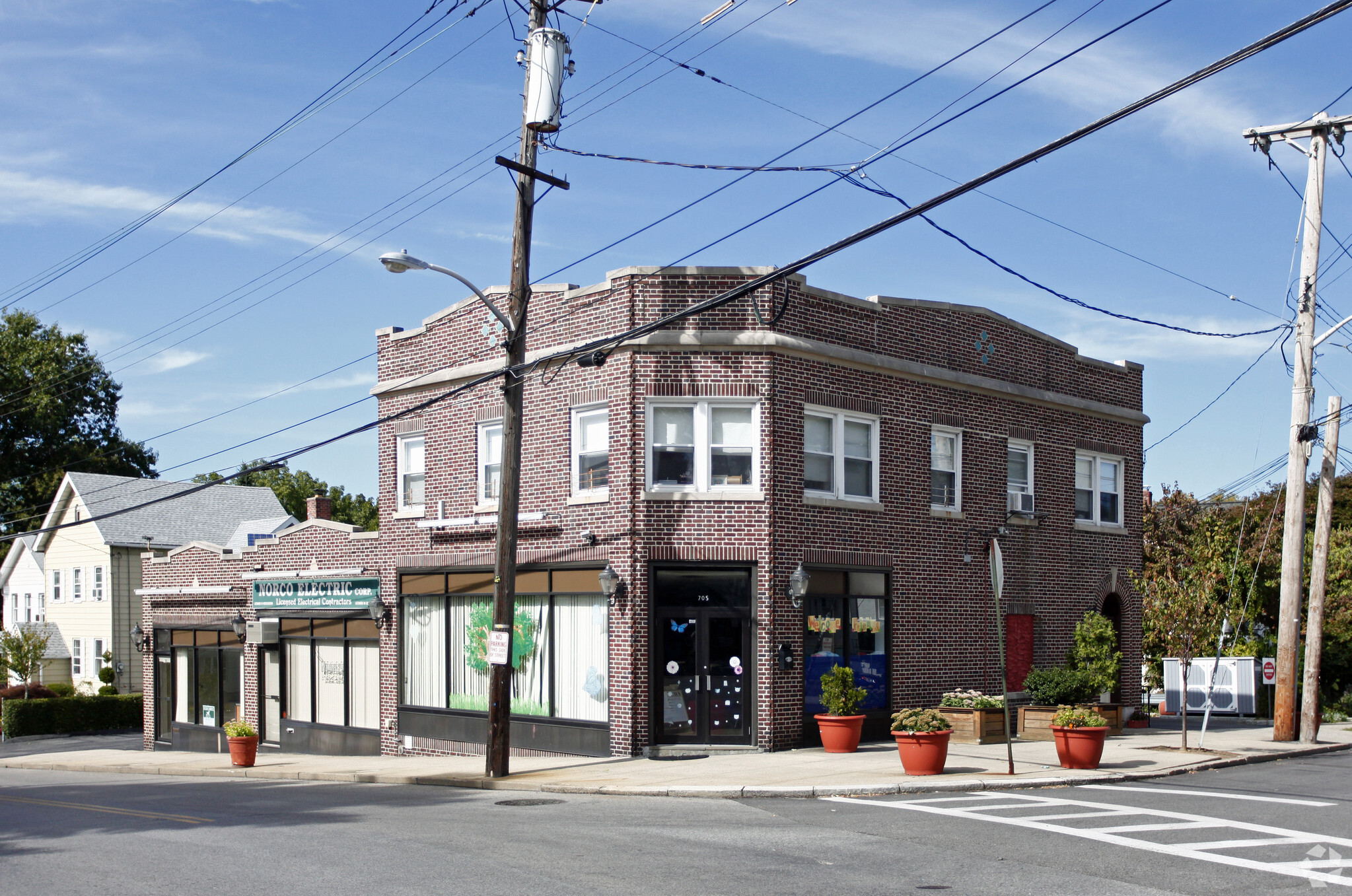 705-711 N Barry Ave, Mamaroneck, NY for sale Primary Photo- Image 1 of 1