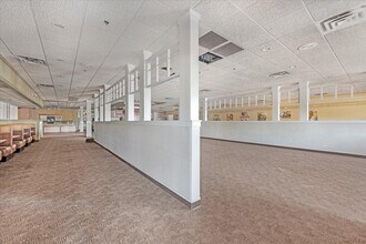 3730-3780 N Blackstone Ave, Fresno, CA à louer Photo intérieure- Image 2 de 6