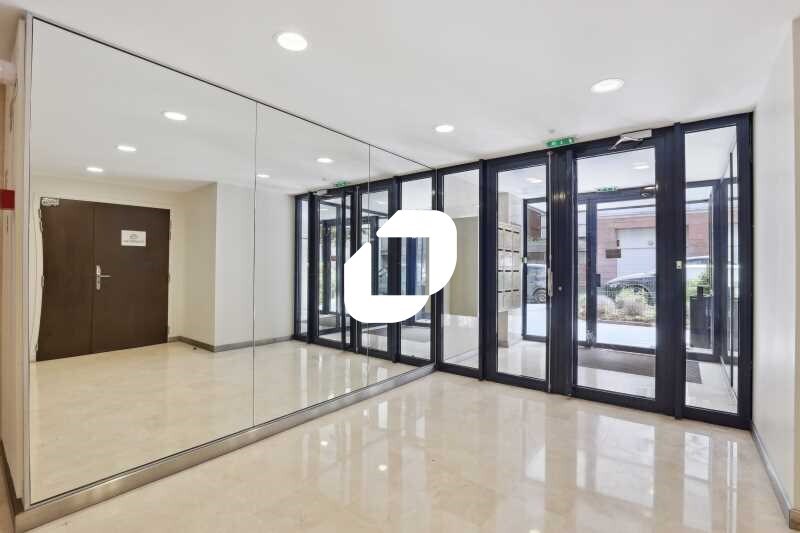 10 Rue Chevreul, Suresnes for lease - Building Photo - Image 2 of 10
