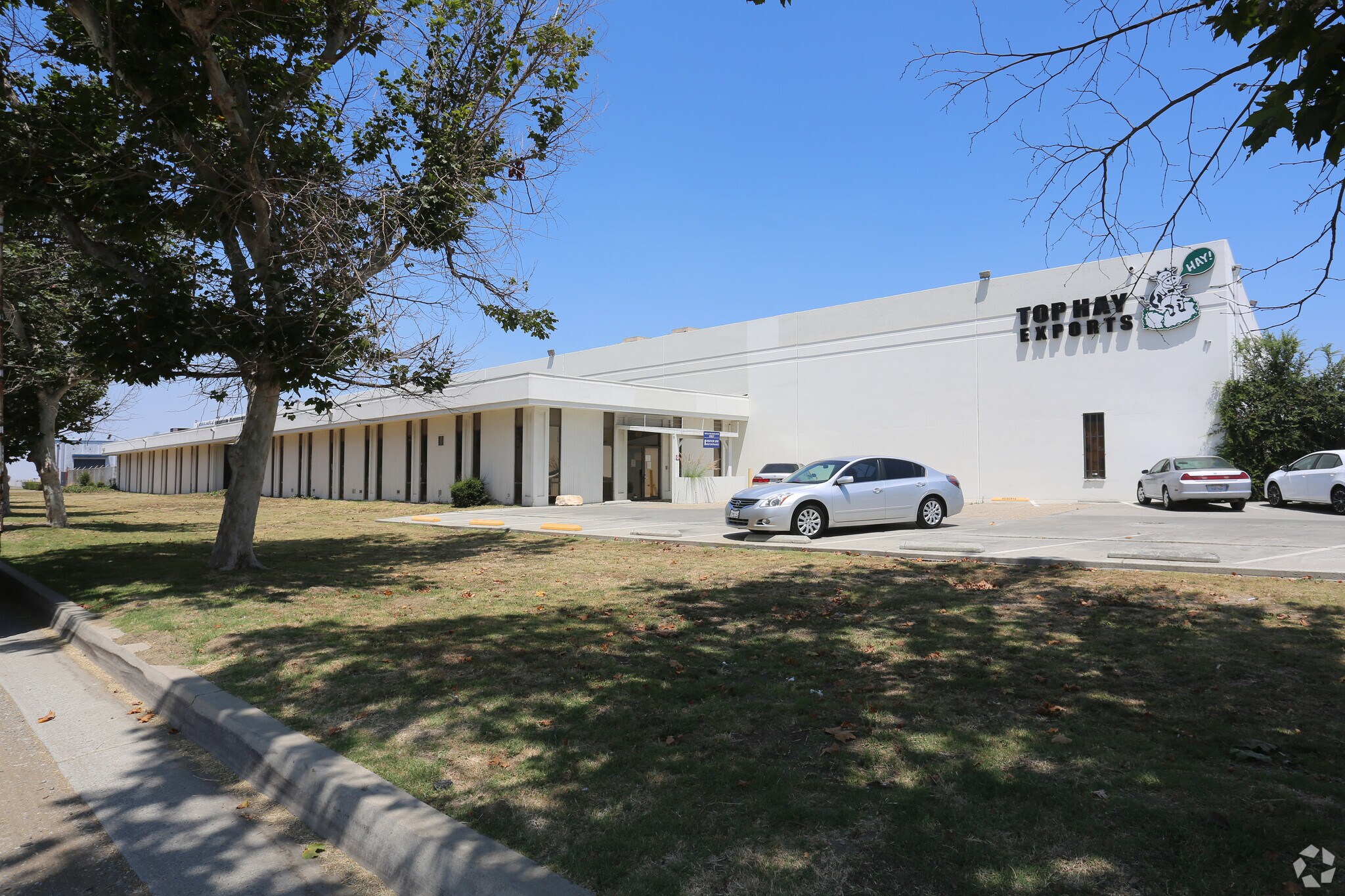 1217 W Artesia Blvd, Compton, CA à louer Photo du bâtiment- Image 1 de 12