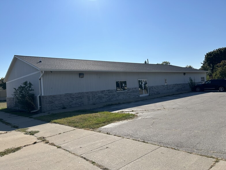 1400 Kosciuszko Ave, Bay City, MI for sale - Building Photo - Image 1 of 10