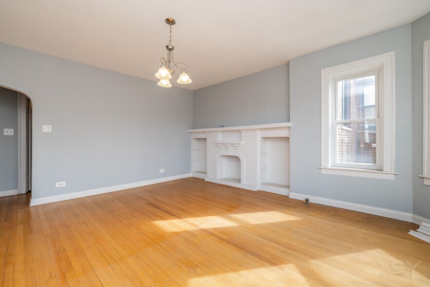 7751 S Phillips Ave, Chicago, IL à vendre - Photo du bâtiment - Image 3 de 33
