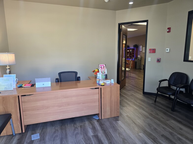 4868 Sparks Blvd, Sparks, NV for lease - Building Photo - Image 2 of 13