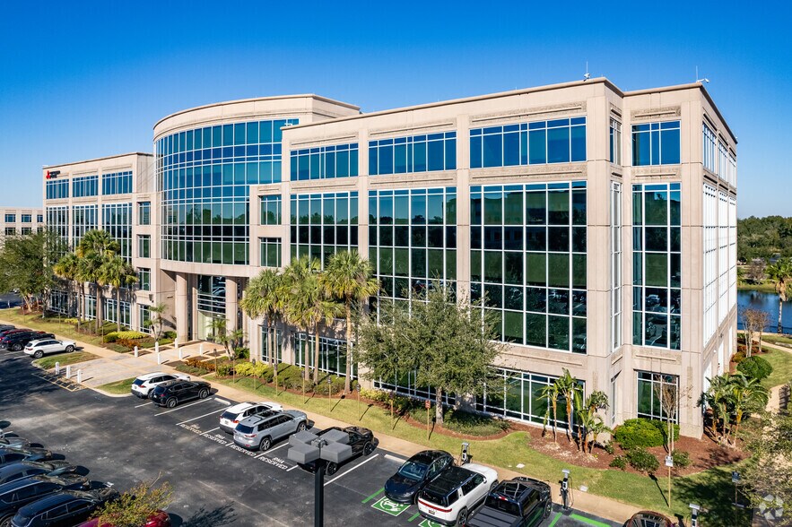 400 Colonial Center Pky, Lake Mary, FL à louer - Photo du bâtiment - Image 2 de 12