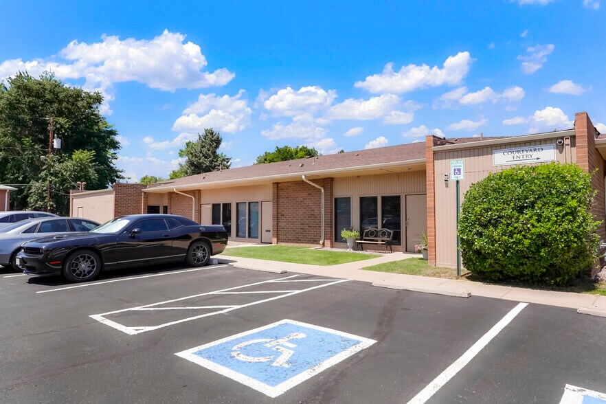 7853-7867 W 38th Ave, Wheat Ridge, CO à vendre - Photo du bâtiment - Image 1 de 9