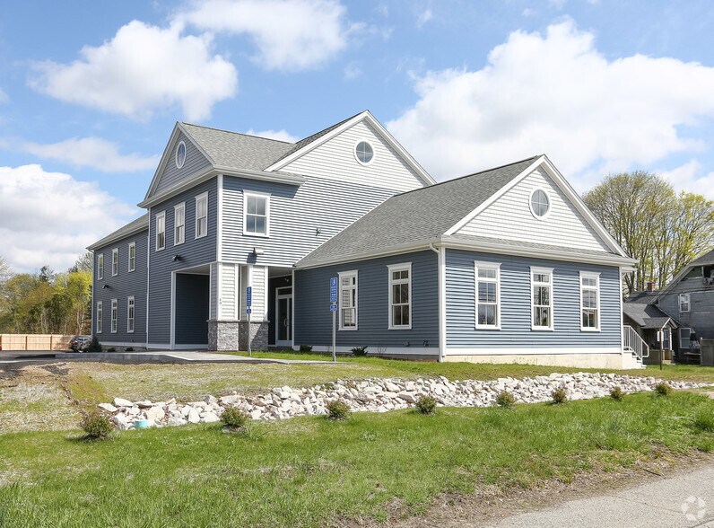 49 Boston Post Rd, Waterford, CT à louer - Photo du bâtiment - Image 1 de 11