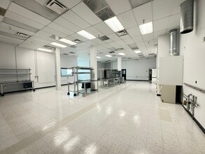 5885 Hollis St, Emeryville, CA for lease Interior Photo- Image 2 of 13