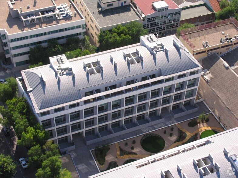 Bureau dans Madrid, Madrid à louer - Photo du bâtiment - Image 2 de 11