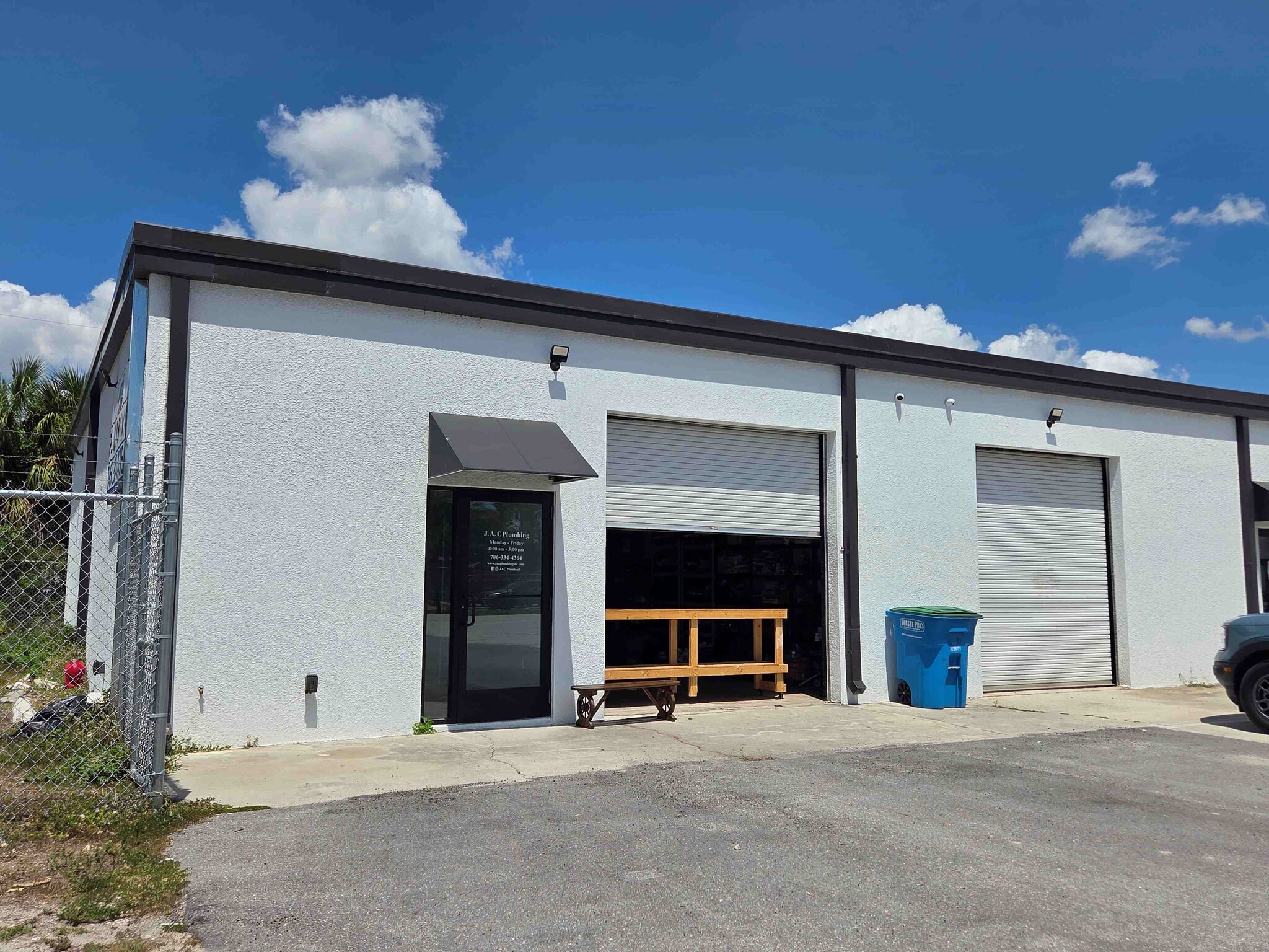 16051 Oneal Dr, North Fort Myers, FL for lease Interior Photo- Image 1 of 4