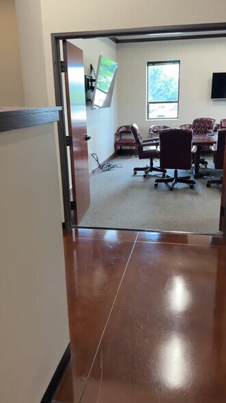 25 NW 146th St, Edmond, OK for lease - Commercial Listing Video - Image 2 of 18