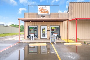 215 W Frank St, Grand Saline TX - Drive Through Restaurant