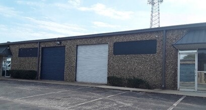 605 S Sherman St, Richardson, TX à louer Photo du bâtiment- Image 1 de 5