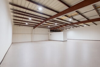 15100 Lee Rd, Humble, TX à louer Photo intérieure- Image 2 de 8