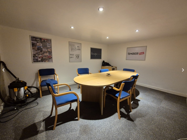 Davids Ln, Ivybridge for lease - Interior Photo - Image 3 of 5