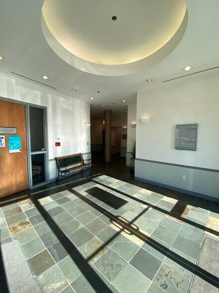 5201 Deer Valley Rd, Antioch, CA à louer - Photo du bâtiment - Image 3 de 3