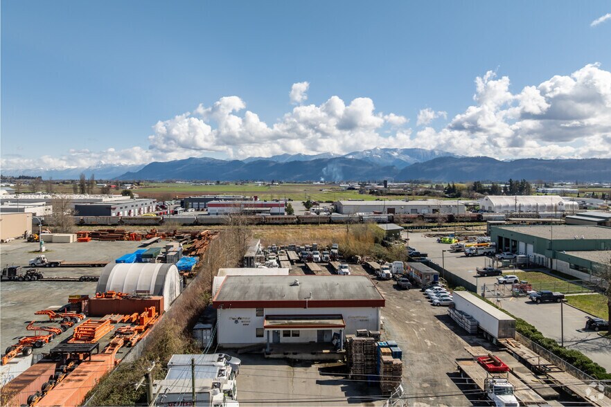 990 Riverside Rd, Abbotsford, BC for sale - Aerial - Image 2 of 4