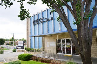 Plus de détails pour 200 N Carrier Pky, Grand Prairie, TX - Bureau, Bureau/Commerce de détail à louer