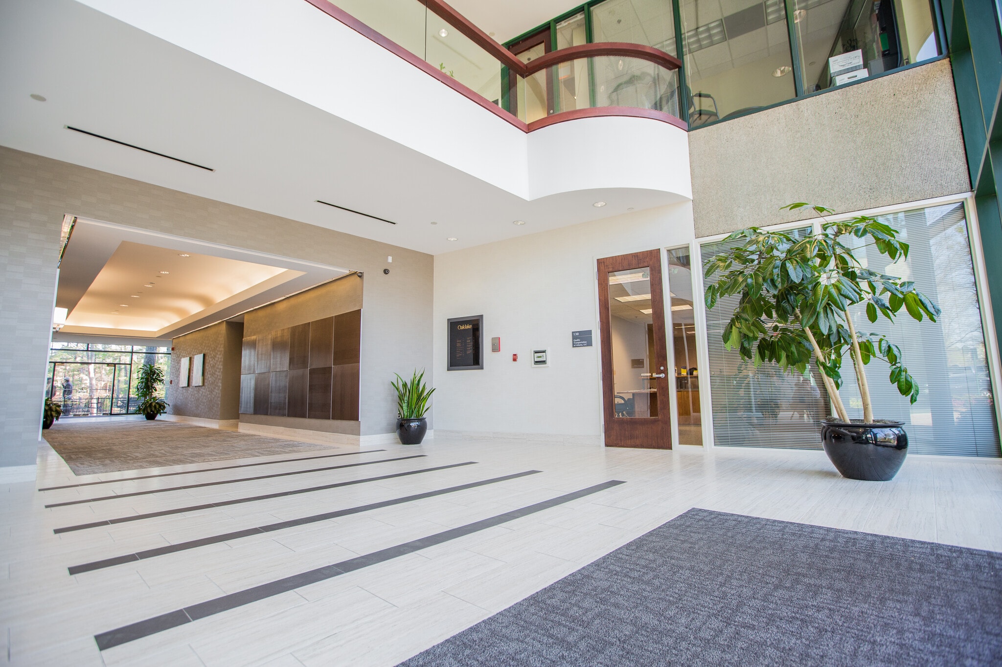 5950 Live Oak Pky, Norcross, GA à louer Hall d’entrée- Image 1 de 30