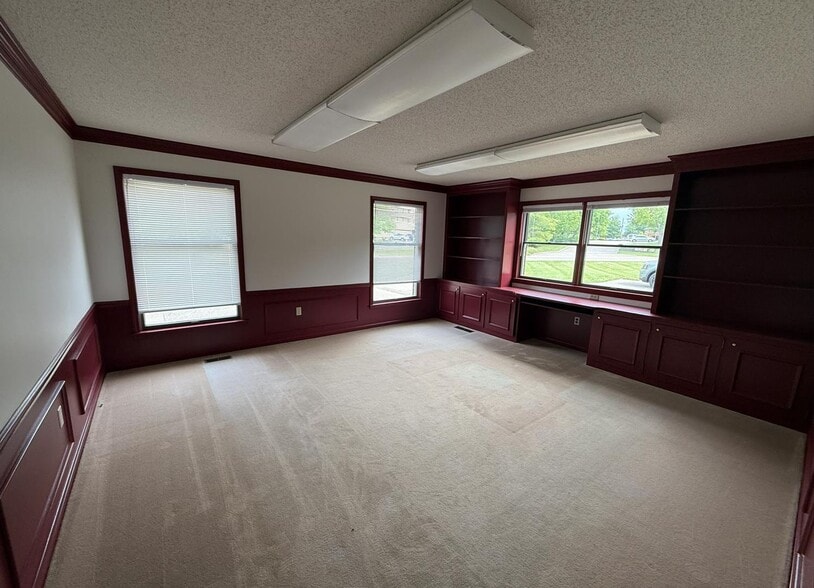 600 Barrett Blvd, Henderson, KY for sale - Interior Photo - Image 3 of 5