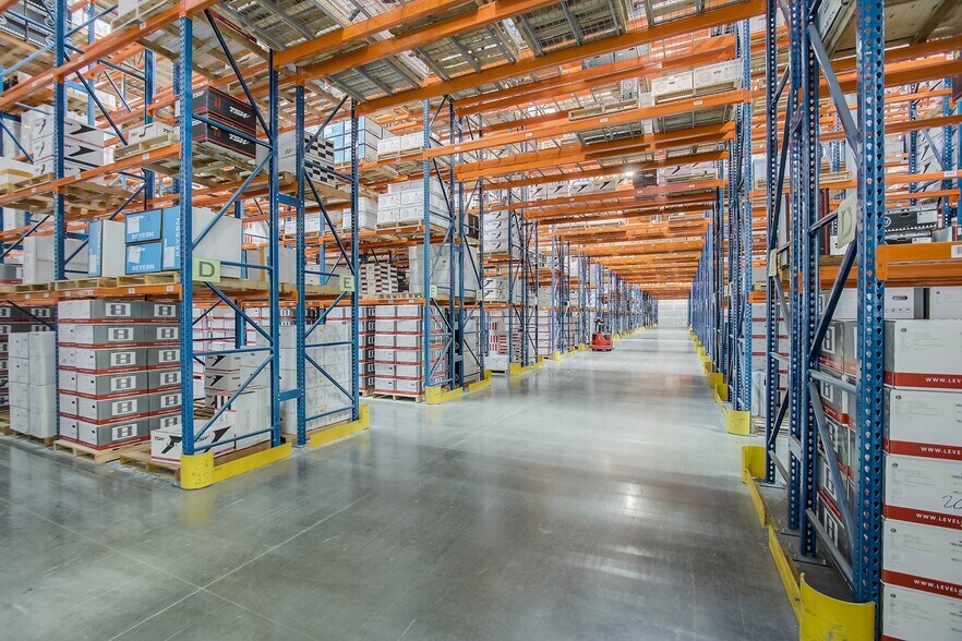 3170-3172 Nasa St, Brea, CA à louer - Photo intérieure - Image 3 de 12