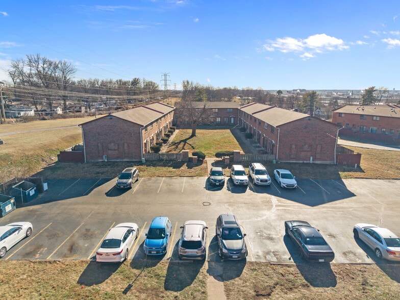 7298 N Hanley Rd, Hazelwood, MO for sale - Building Photo - Image 2 of 12