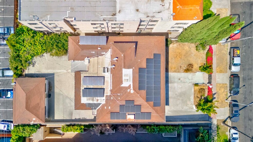 977 Arapahoe St, Los Angeles, CA for sale - Primary Photo - Image 2 of 11