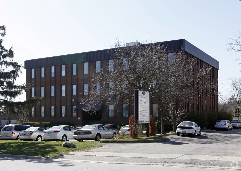 3034 Palstan Rd, Mississauga, ON à louer - Photo du bâtiment - Image 2 de 2