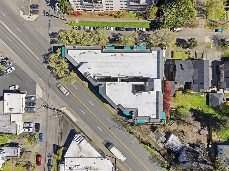 8320 Lake City Way NE, Seattle, WA for sale - Building Photo - Image 3 of 30