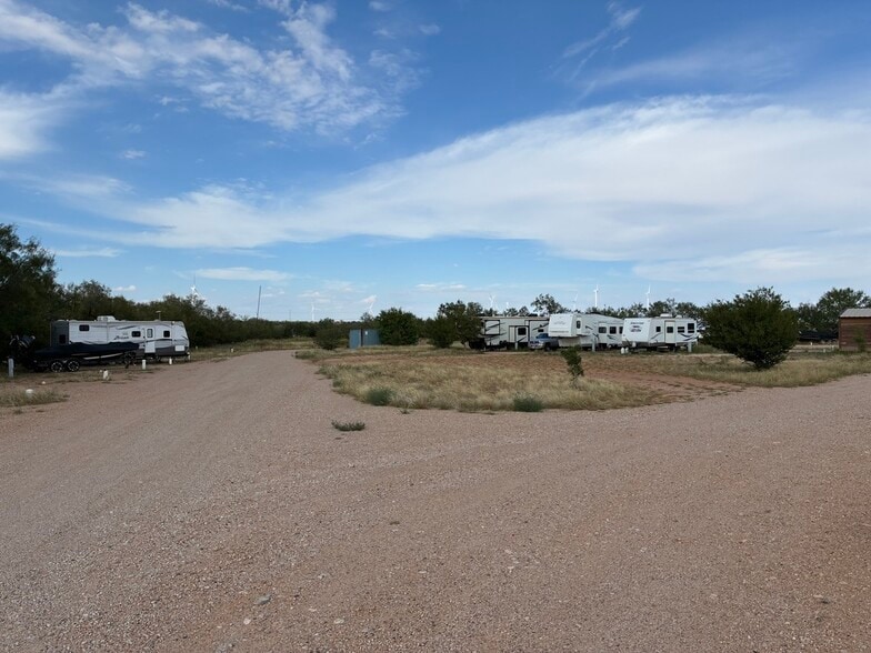 Two Park Portfolio- IRA TX portfolio of 2 properties for sale on LoopNet.ca - Building Photo - Image 3 of 5