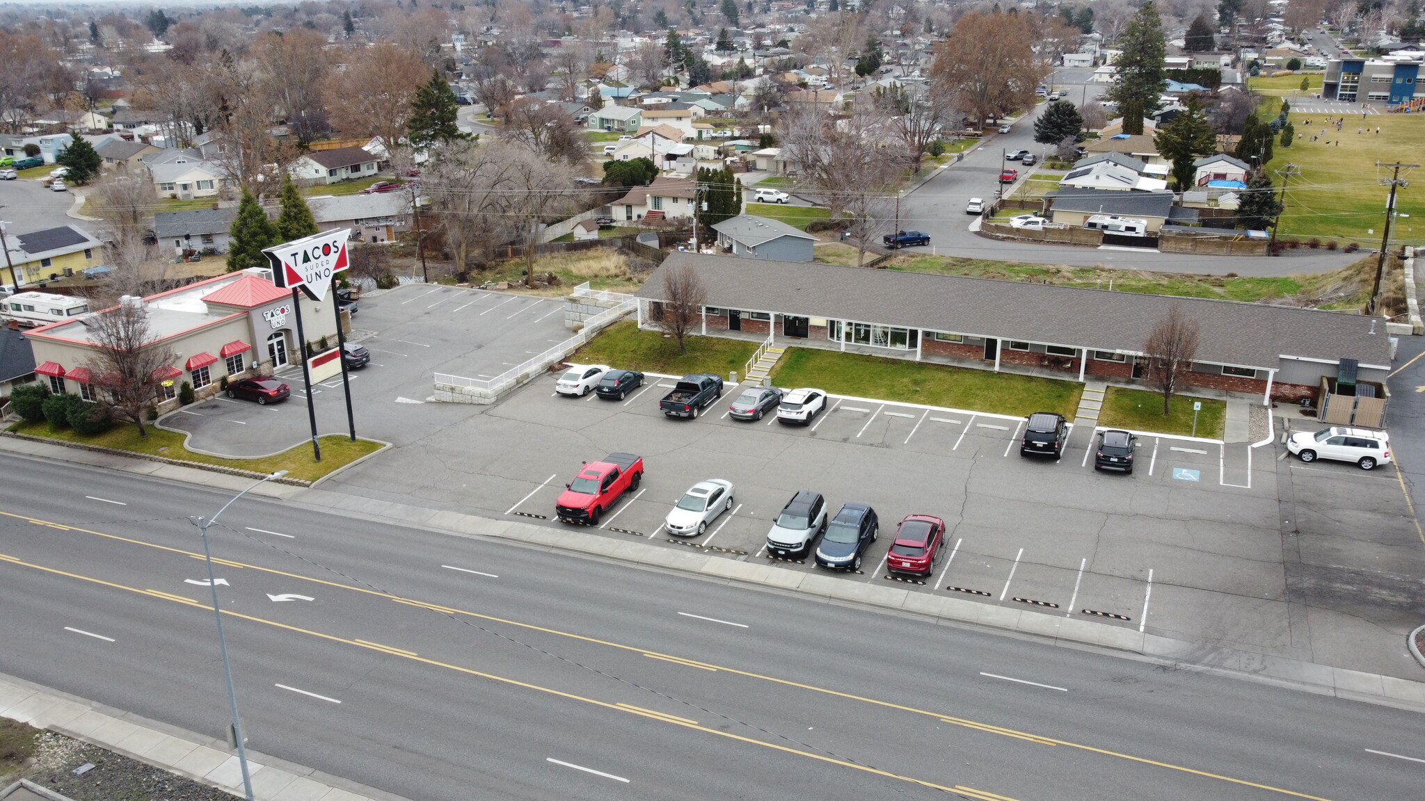 2417 W Kennewick Ave, Kennewick, WA à vendre Photo du bâtiment- Image 1 de 13