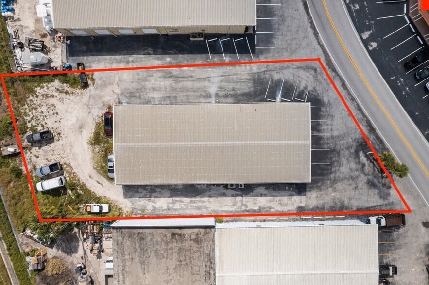 1620 Cypress Dr, Jupiter, FL à vendre - Photo du bâtiment - Image 2 de 18