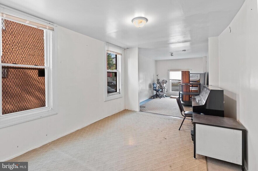 2145 Harford Rd, Baltimore, MD à vendre - Photo du bâtiment - Image 3 de 22