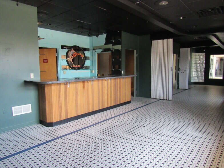 150 W Dubois Ave, Dubois, PA à louer - Photo du bâtiment - Image 3 de 27