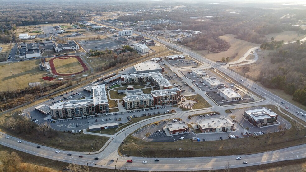 6185 Bennett Dr, Edwardsville, IL à louer - Photo du bâtiment - Image 3 de 5